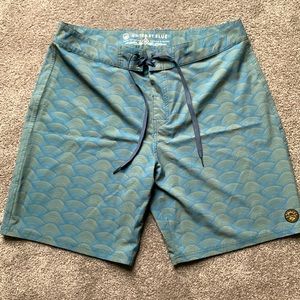 United By Blue boardshorts size 36